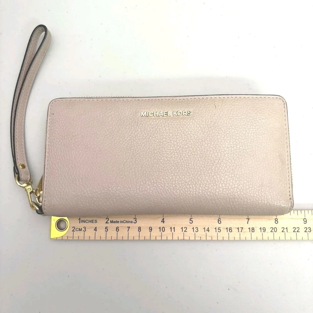 Michael Kors Jet Set Leather Phone Case Wristlet Wallet